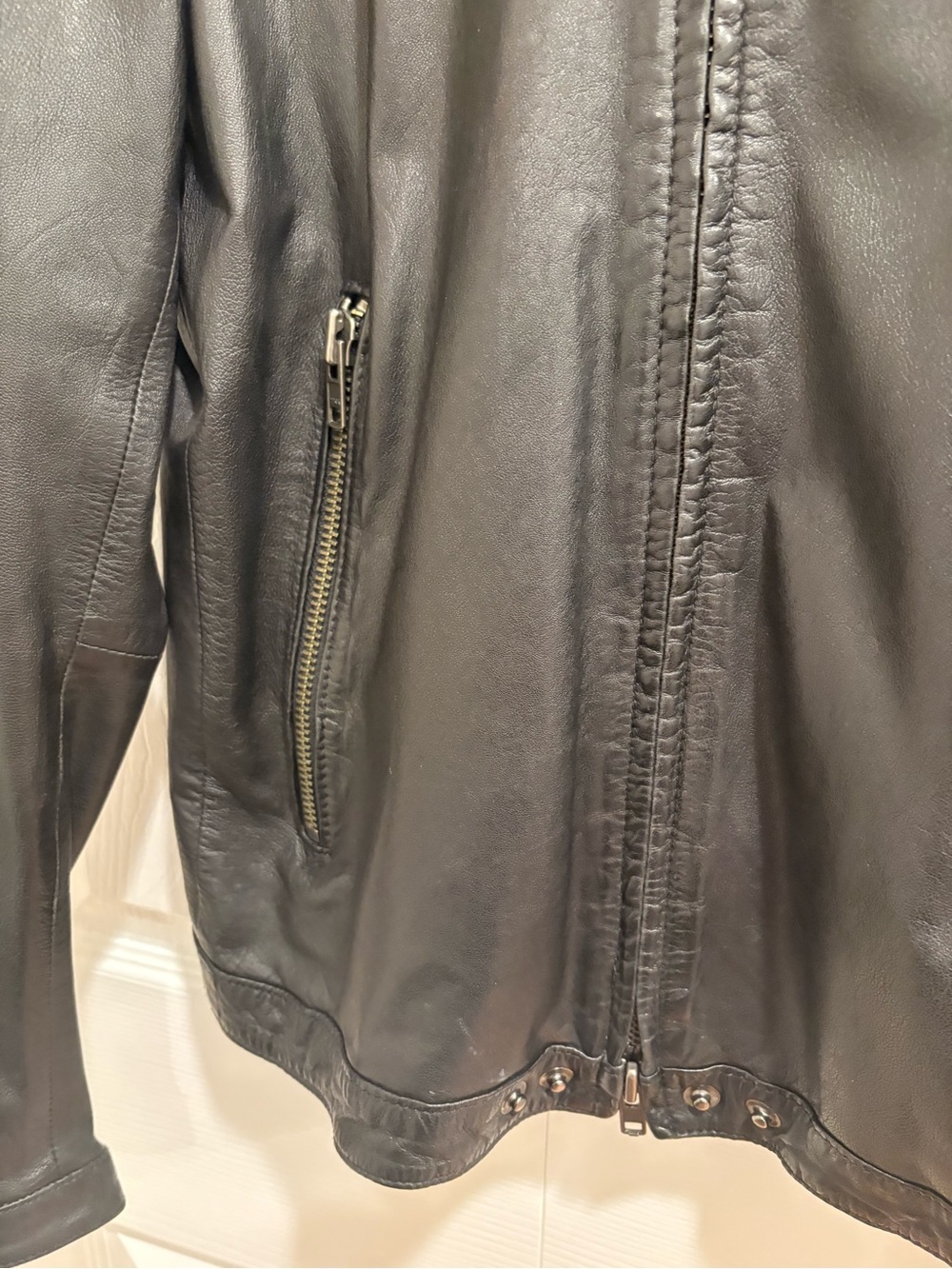 Leather Jacket - Picture 5 of 10